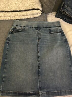 Liz Claiborne Light Blue Denim Skirt